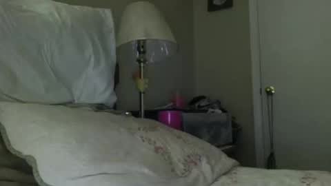 Snapshot of victoria_and_drew chatting on 10/17/25, 02:41 Victoria and Drew online show from 10/17/25, 02:41