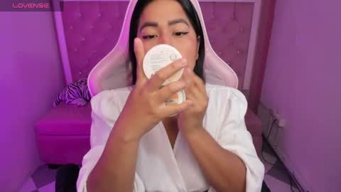 victoria_b_ online show from 09/14/25, 12:37