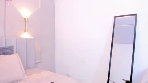 victoria  online show from 02/13/26, 07:54