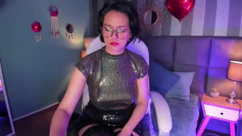 Victoria online show from 02/16/25, 12:43