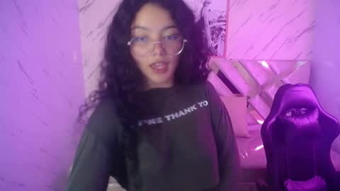 victoria_castillo_b online show from 03/11/25, 06:21