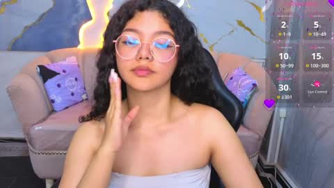 victoria_castillo_b online show from 04/12/26, 07:57