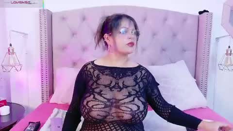 victoria_cherry_ online show from 04/11/26, 11:14