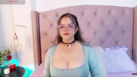 victoria_cherry_ online show from 06/18/26, 10:41