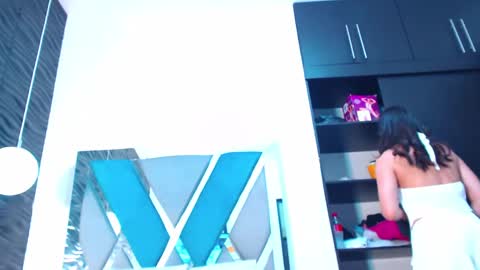 Victoria online show from 09/11/25, 12:27