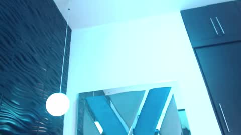 Victoria online show from 09/29/25, 12:32