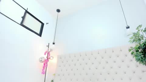 Victoria online show from 10/23/25, 08:40