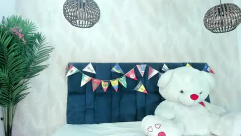 Victoria online show from 07/12/26, 11:23