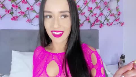 Snapshot of victoria_cooper3 chatting on 02/14/25, 01:40 valentina online show from 02/14/25, 01:40