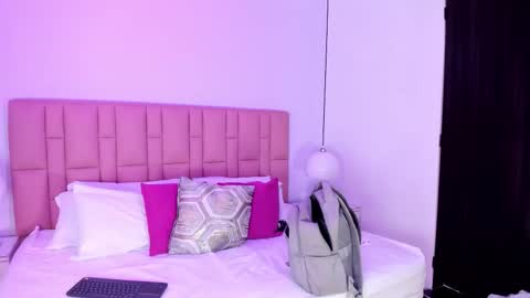 Snapshot of victoria_cooper3 chatting on 01/09/26, 11:57 valentina online show from 01/09/26, 11:57