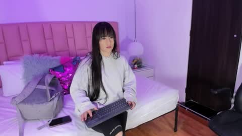 Snapshot of victoria_cooper3 chatting on 01/14/26, 11:49 valentina online show from 01/14/26, 11:49