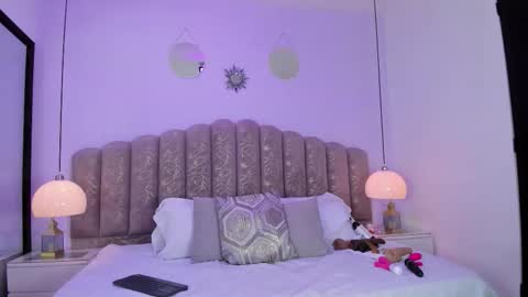 Snapshot of victoria_cooper3 chatting on 02/08/26, 12:19 valentina online show from 02/08/26, 12:19