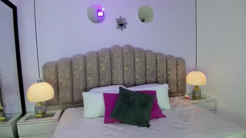 Snapshot of victoria_cooper3 chatting on 02/14/26, 12:02 valentina online show from 02/14/26, 12:02