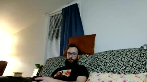 Victoria and Erian online show from 01/12/25, 01:32