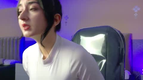 Snapshot of victoria_fairies chatting on 05/13/26, 12:13 Victoria online show from 05/13/26, 12:13