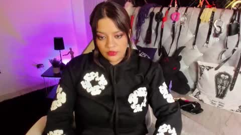 victoria_floyd1 online show from 01/10/26, 01:46