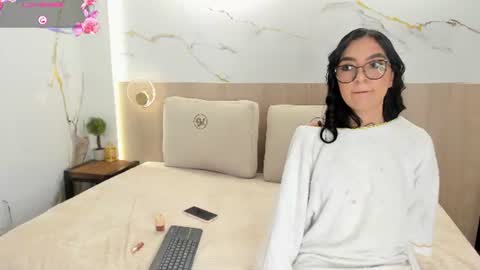  Victoria H  online show from 06/08/26, 05:02