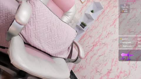 Victoria Houston  online show from 01/04/25, 03:07