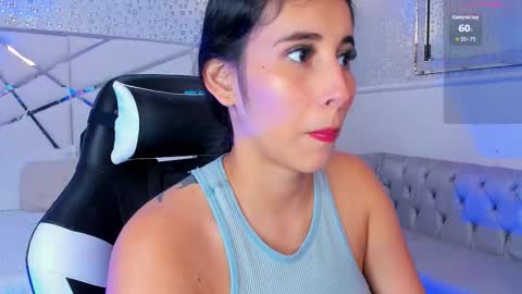 Victoria Houston  online show from 12/22/25, 06:27