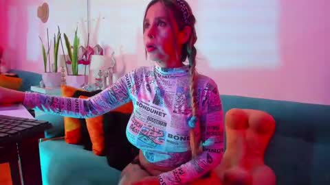 Victoria  online show from 02/07/25, 07:06