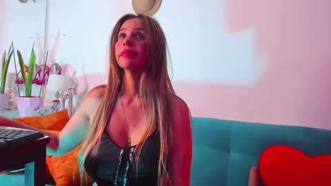 Victoria  online show from 02/09/25, 05:01