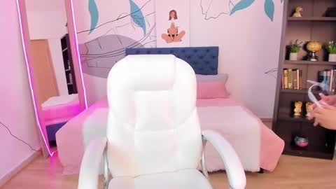 Snapshot of victoria_jonness chatting on 09/27/25, 07:19 victoria_jonness online show from 09/27/25, 07:19