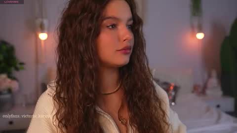 Snapshot of victoria_karma chatting on 09/18/25, 10:39 online show from 09/18/25, 10:39