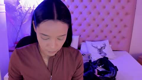 victoria_kitt online show from 09/17/25, 07:15
