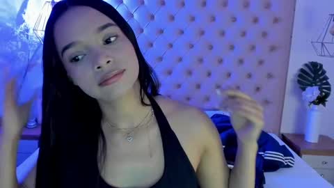 victoria_kitt online show from 09/18/25, 07:38