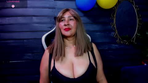 Snapshot of victoria_kyler chatting on 06/26/26, 02:43 VICK online show from 06/26/26, 02:43