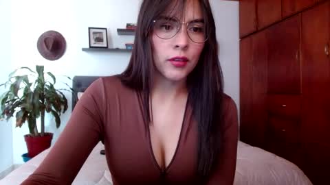 Snapshot of victoria_martelo chatting on 04/09/26, 05:07 VICTORIA MARTELO online show from 04/09/26, 05:07