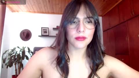 Snapshot of victoria_martelo chatting on 05/08/26, 05:29 VICTORIA MARTELO online show from 05/08/26, 05:29