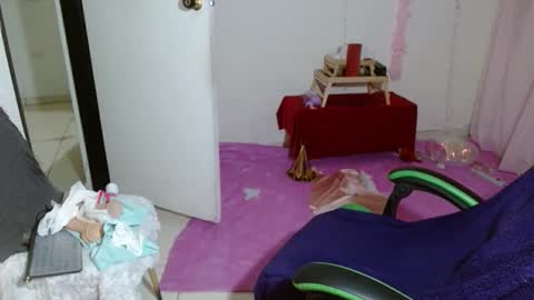 VICKY online show from 04/05/26, 08:06