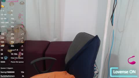 Snapshot of victoria_milf06 chatting on 01/11/25, 08:43 victoria online show from 01/11/25, 08:43