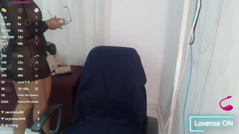 Snapshot of victoria_milf06 chatting on 01/13/25, 09:19 victoria online show from 01/13/25, 09:19