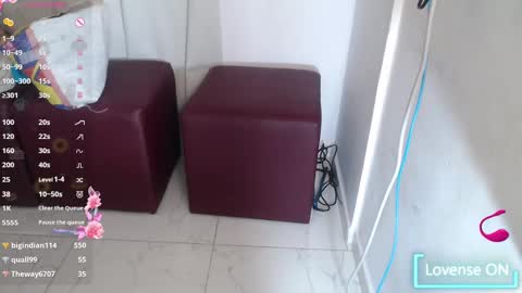 Snapshot of victoria_milf06 chatting on 01/25/25, 04:45 victoria online show from 01/25/25, 04:45