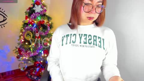 Snapshot of victoria_qq chatting on 12/15/24, 03:02 D A N I online show from 12/15/24, 03:02