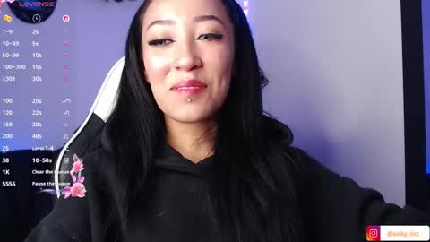 Victoria  online show from 11/08/25, 03:18