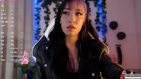 Victoria  online show from 12/22/25, 09:01