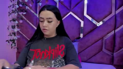 Snapshot of victoria_rossy_ chatting on 12/22/25, 07:55 Victoria online show from 12/22/25, 07:55