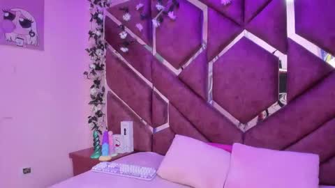 Victoria online show from 03/20/26, 08:46