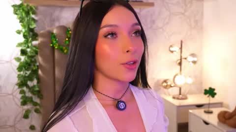 victoria_watsson online show from 03/17/26, 12:30