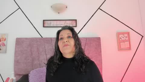 victoriaa_anderson_ online show from 11/25/25, 01:55