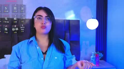 Victoria Andrade online show from 04/11/26, 12:42