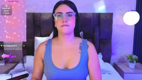 Snapshot of victoriaandrade chatting on 05/15/26, 12:23 Victoria Andrade online show from 05/15/26, 12:23