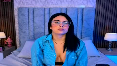 Snapshot of victoriaandrade chatting on 05/25/26, 12:22 Victoria Andrade online show from 05/25/26, 12:22