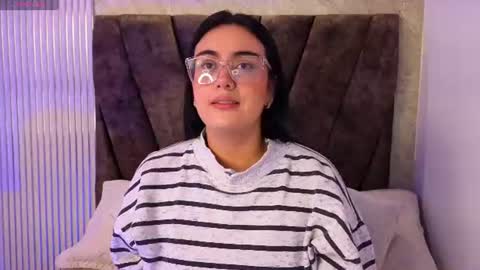 Snapshot of victoriaandrade chatting on 06/22/26, 11:40 Victoria Andrade online show from 06/22/26, 11:40