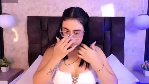 Snapshot of victoriaandrade chatting on 07/18/26, 11:36 Victoria Andrade online show from 07/18/26, 11:36