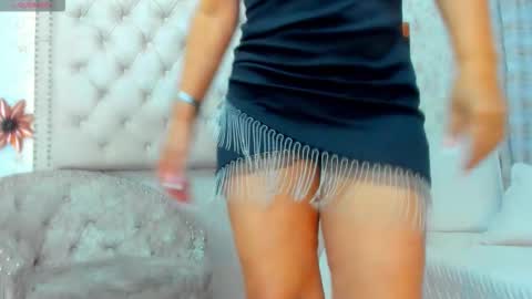 victoriaarousse online show from 09/27/25, 12:15