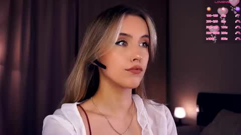 Snapshot of victoriadreamtt chatting on 09/08/25, 07:24 Anasteisha Day Helen Night online show from 09/08/25, 07:24